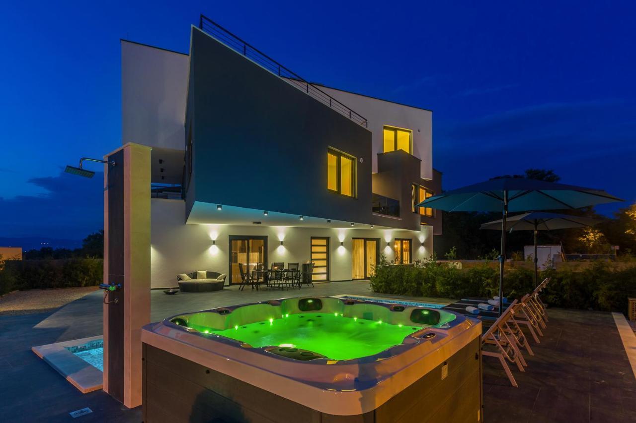 Luxury Apartment Noa Njivice Esterno foto
