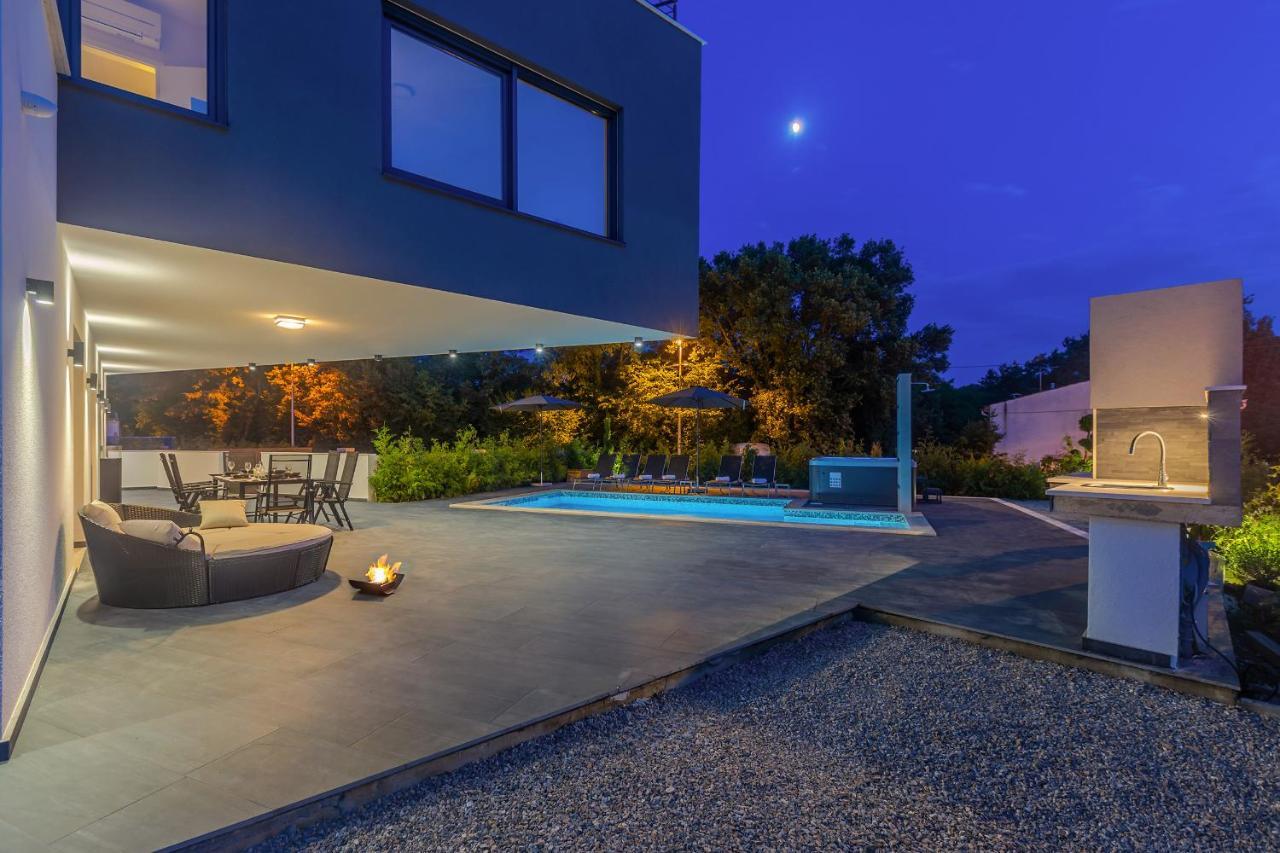 Luxury Apartment Noa Njivice Esterno foto