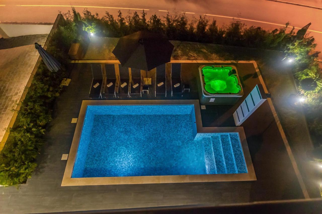Luxury Apartment Noa Njivice Esterno foto