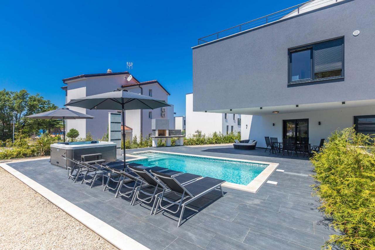 Luxury Apartment Noa Njivice Esterno foto