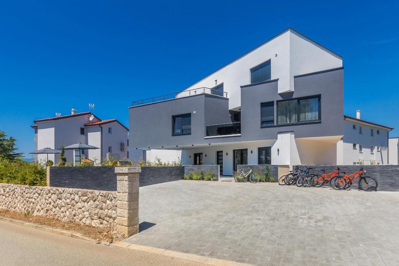 Luxury Apartment Noa Njivice Esterno foto